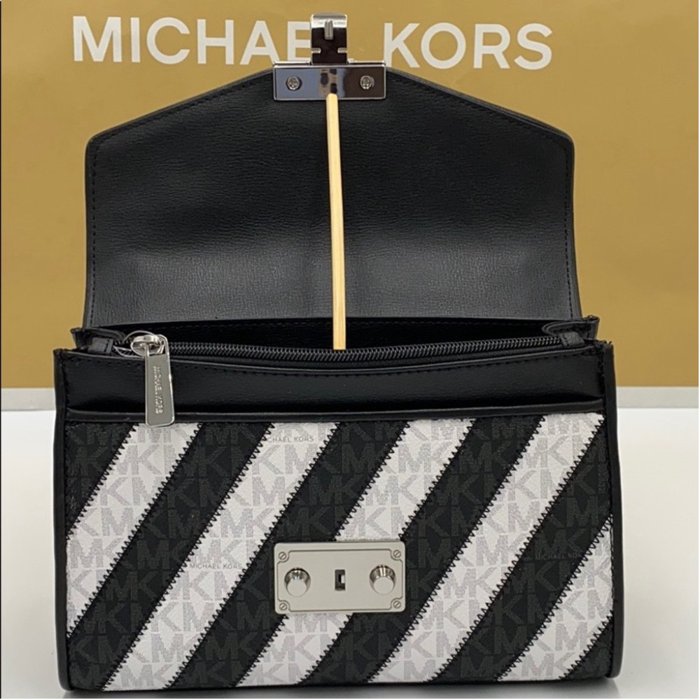 MICHAEL KORS ROSE MEDIUM FLAP SHOULDER BLACK - Picture 3 of 16